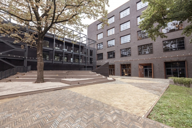 A unique designer office in an urban setting  large windows, spacious terraces, and a convenient loc Рига - изображение 1