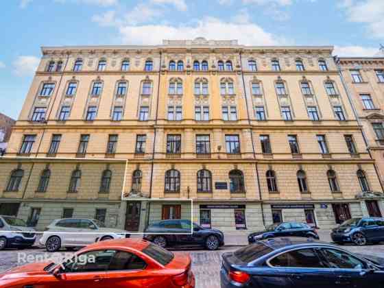 Инвестиционный объект в центре Риги, в красивом здании.  Помещения расположены на Рига