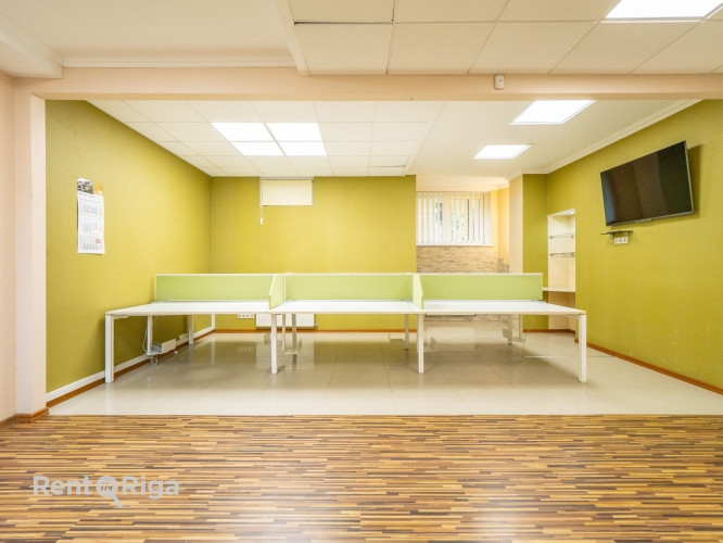 Pārdod biroja telpas ar atsevišķu ieeju!  Piedāvājumā funkcionālas un daudzpusīgas biroja Rīga - foto 10