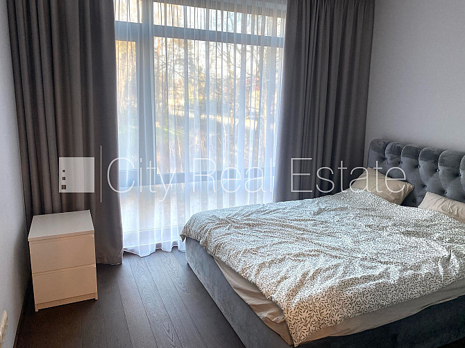 Labiekārtots apzaļumots pagalms, slēgts pagalms, vieta automašīnai, terase, guļamistabu Jūrmala - foto 1