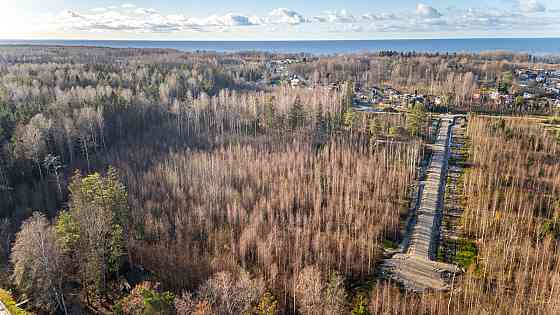 Ziemeļvidzemes biosfēras rezervāta teritorijā, tikai 58 km attālumā no Rīgas centra un 900 metru att Лимбажи и район