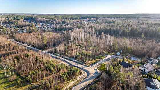 Ziemeļvidzemes biosfēras rezervāta teritorijā, tikai 58 km attālumā no Rīgas centra un 900 metru att Лимбажи и район