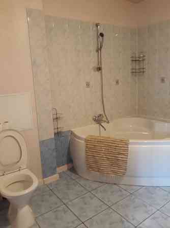 Pērnavas 10, Izīrējas ilgtermiņā 1.istabas studio dzīvoklis 41 m2 , iebūvēta virtuve, skapis , ... Rīga