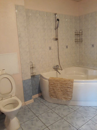 Pērnavas 10, Izīrējas ilgtermiņā 1.istabas studio dzīvoklis 41 m2 , iebūvēta virtuve, skapis , ... Rīga - foto 4