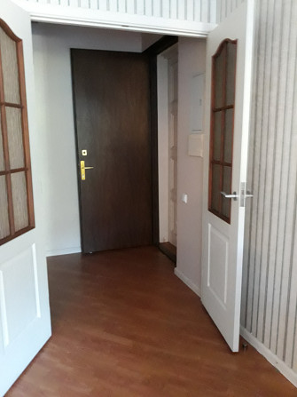 Pērnavas 10, Izīrējas ilgtermiņā 1.istabas studio dzīvoklis 41 m2 , iebūvēta virtuve, skapis , ... Rīga - foto 2