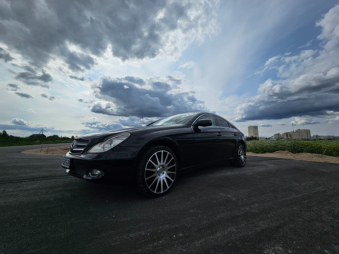 Продаю свою девочку.
Mercedes Cls 320. W219. 3.0d. 165Kw/235hp. Carlsson edition. 2011 год.... Rīga - foto 1