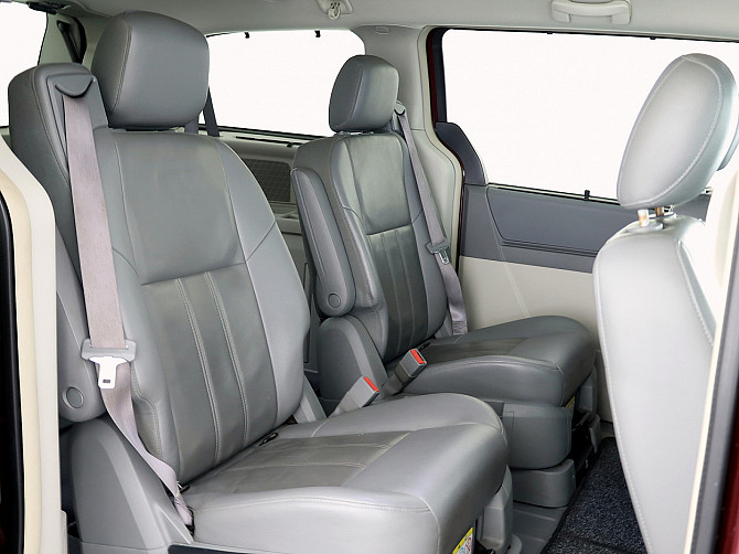 Chrysler Town  Country Signature Series 3.8 142kW Tallina - foto 7