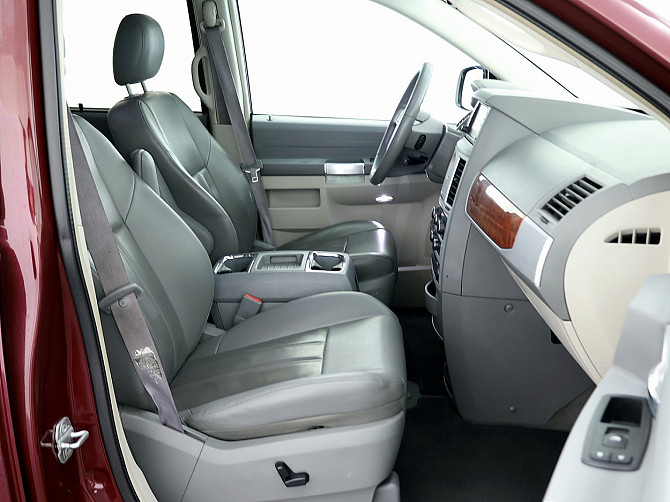Chrysler Town  Country Signature Series 3.8 142kW Tallina - foto 6