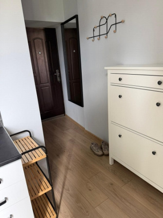 Izīrē studio tipa dzīvokli Rīgas centrā  svaigi pēc kvalitatīva remonta un pilnībā gatavu Rīga - foto 6