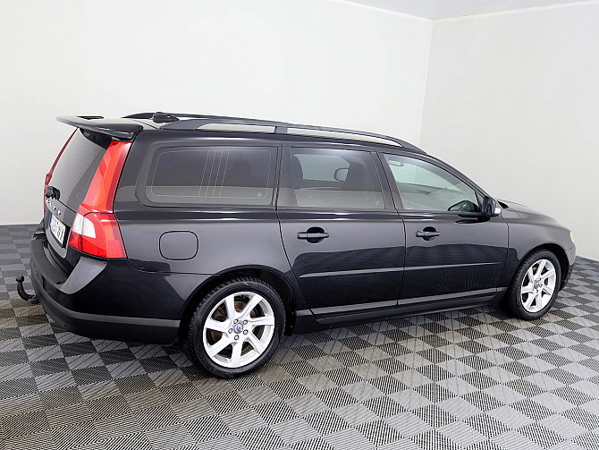 Volvo V70 Summum ATM 2.4 D5 129kW Таллин - изображение 3
