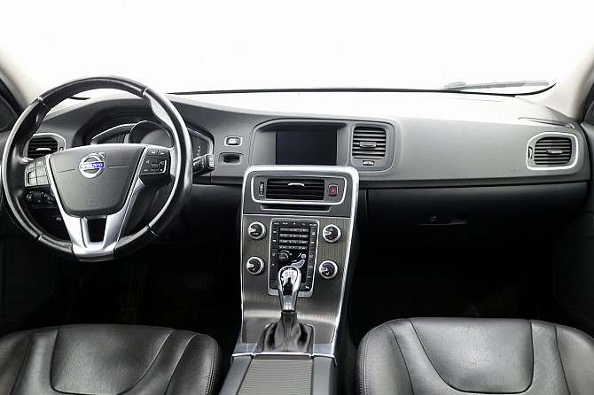Volvo V60 Summum Facelift ATM 2.0 D5 133kW Таллин - изображение 5