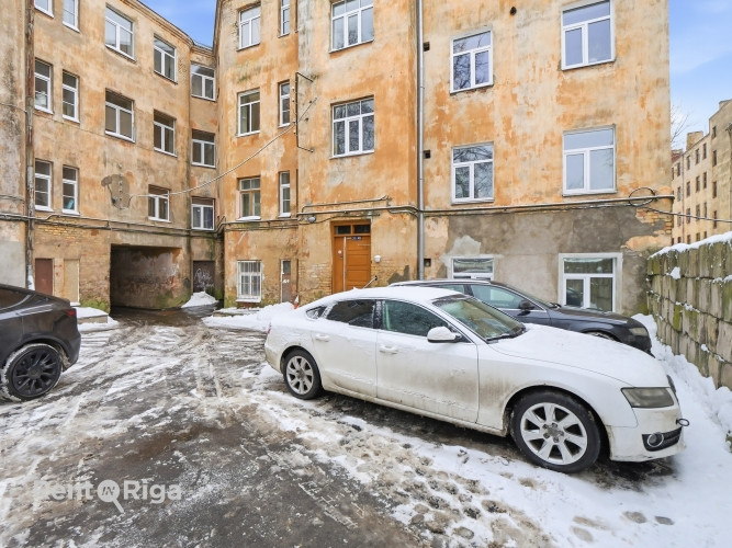 Izīrē pārdomātu 1 istabas dzīvokli!  Ienākot dzīvoklī priekštelpa un plašs drēbju skapis, kas arī at Рига - изображение 9