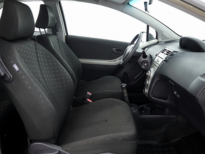 Toyota Yaris Linea Sol A-C 1.3 64kW Таллин - изображение 6