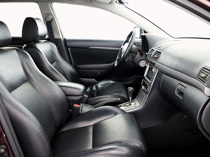 Toyota Avensis Linea Sol Luxury ATM 2.0 108kW Tallina - foto 6