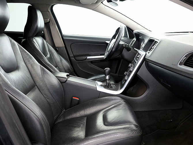 Volvo V60 Summum 2.0 D5 120kW Tallina - foto 6