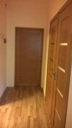 Tiek izīrēts dzīvoklis centrā, dzīvoklis sastāv no 2 istabām, viena ir caurstaigājama otra Rīga - foto 7