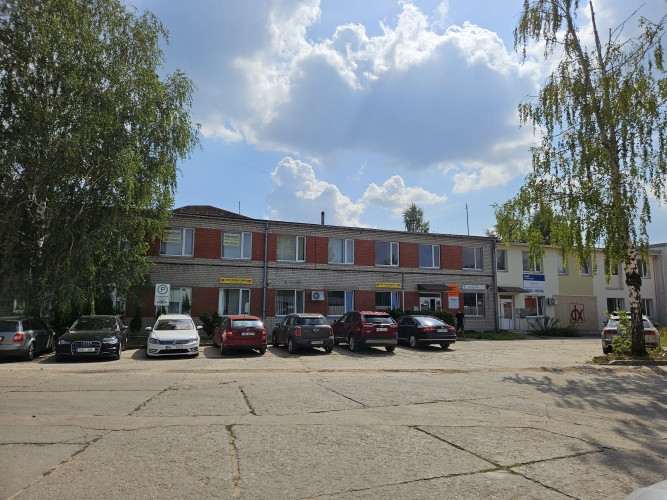 Сдаётся в аренду 2-й этаж на Ganību dambis 22A, общая площадь  450 м. Половину этажа занимает Рига - изображение 1