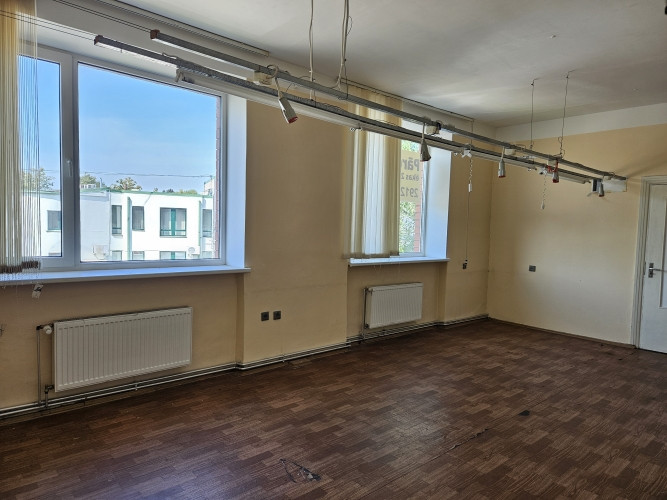 Сдаётся в аренду 2-й этаж на Ganību dambis 22A, общая площадь  450 м. Половину этажа занимает Рига - изображение 7
