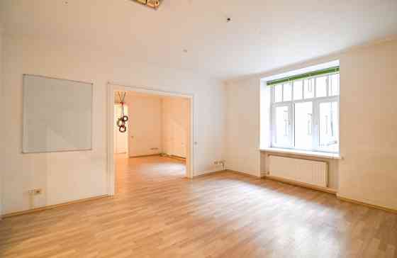 Office in a renovated building in the city center.  There are three large rooms of approximately 20  Рига