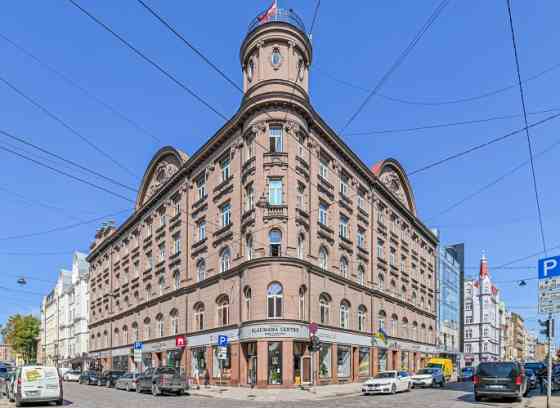 Birojs renovētā Centra ēkā Blaumaņa un Tērbatas ielas krustojumā.  Sešas darba istabas, 5 no tām izo Рига