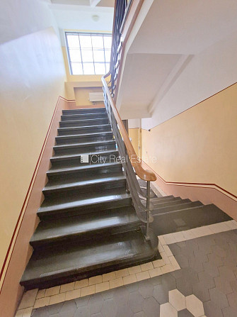 Fasādes māja, renovēta māja, slēgts pagalms, ieeja no ielas, kāpņu telpa pēc kosmētiskā Rīga - foto 18