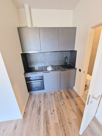 Fasādes māja, renovēta māja, slēgts pagalms, ieeja no ielas, kāpņu telpa pēc kapitālā Rīga - foto 8