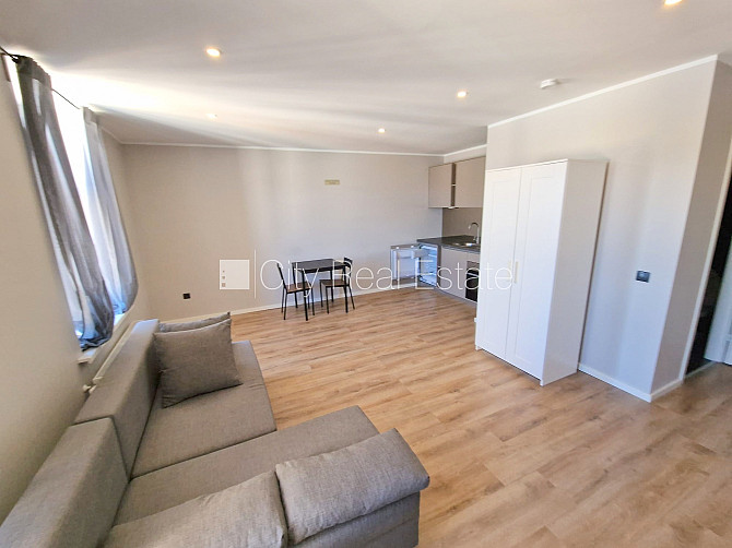 Fasādes māja, renovēta māja, ieeja no ielas, logi vērsti uz ielas pusi, halle, palīgtelpa, Rīga - foto 7