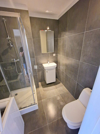 Fasādes māja, renovēta māja, ieeja no ielas, logi vērsti uz ielas pusi, halle, palīgtelpa, Rīga - foto 13