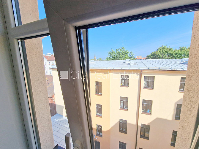 Fasādes māja, renovēta māja, ieeja no ielas, logi vērsti uz ielas pusi, halle, palīgtelpa, Rīga - foto 9