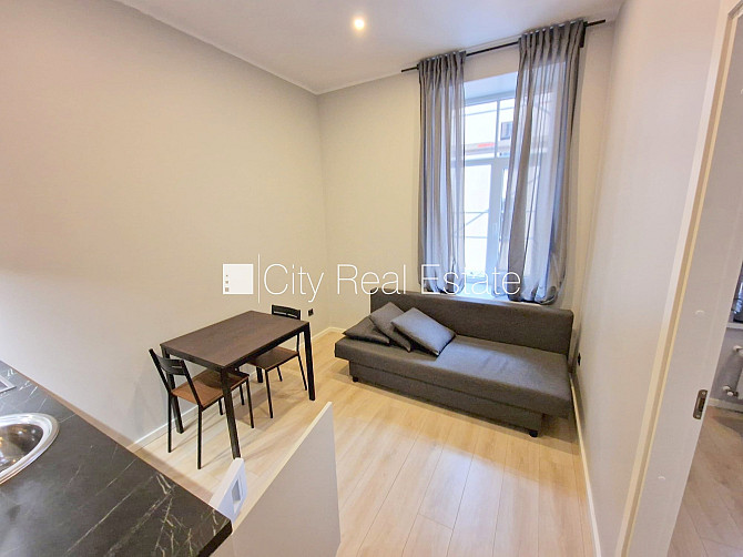 Fasādes māja, renovēta māja, slēgts pagalms, ieeja no ielas un pagalma, kāpņu telpa pēc Rīga - foto 6