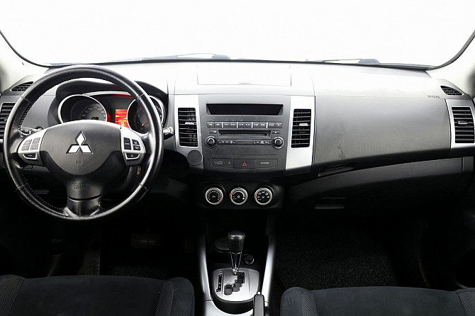 Mitsubishi Outlander Comfort 4x4 ATM 2.4 125kW Таллин - изображение 5