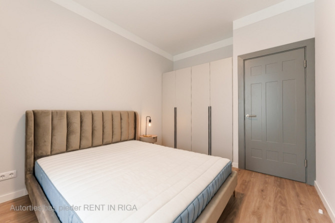 Pilnībā mēbelēts 2-istabu dzīvoklis jūgendstila ēkā Rīgas Centrā.  Krišjāņa Valdemāra Rīga - foto 4