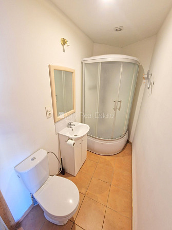 Pagalma ēka, renovēta māja, slēgts pagalms, ieeja no pagalma, kāpņu telpa pēc kosmētiskā Rīga - foto 18
