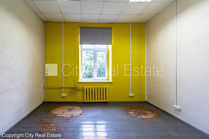 Pagalma ēka, bruģēts piebraucamais ceļš, slēgts pagalms, ieeja no pagalma, mansards, ir Rīga - foto 8