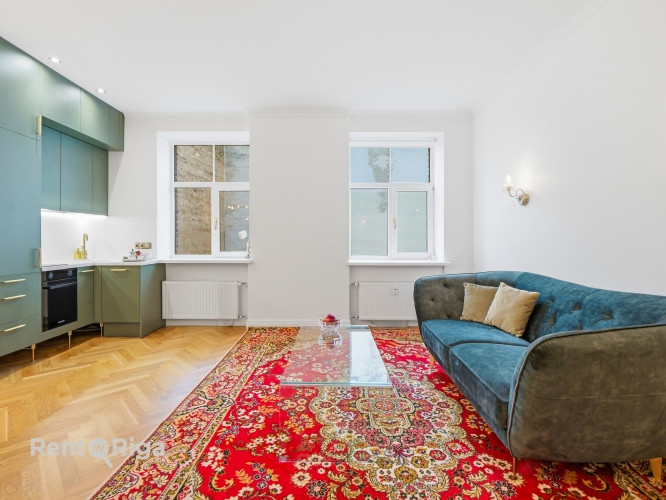 Elegants 3 istabu dzīvoklis pilnībā renovētā vēsturiskā ēkā Rīgas centrā  Pārdošanā Rīga - foto 8