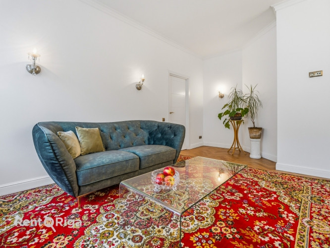 Elegants 3 istabu dzīvoklis pilnībā renovētā vēsturiskā ēkā Rīgas centrā  Pārdošanā Rīga - foto 7