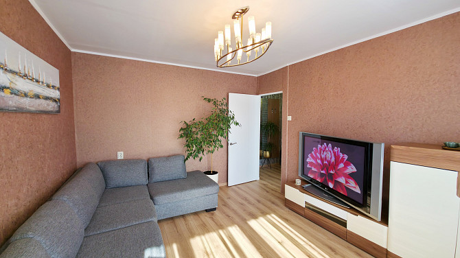 Dzīvokļa video tūri var noskatīties, nospiežot uz mājas lapas sludinājuma lejas daļā. Tas ļaus... Salaspils - foto 5
