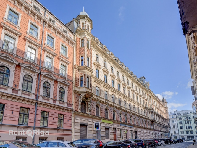 Izcila investīciju iespēja Rīgas centrā.  Īpašums sastāv no pieciem dzīvokļiem ar foršiem un parocīg Рига - изображение 1