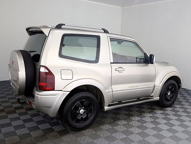 Mitsubishi Pajero Luxury ATM 3.2 DI-D 118kW Tallina - foto 3
