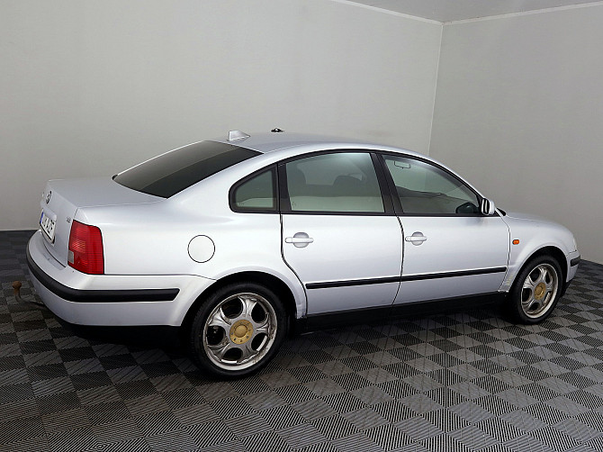 Volkswagen Passat Comfortline 1.8 92kW Таллин - изображение 3