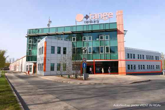 Качественные помещения типа stock office на стороне улицы К. Ульманя.  В помещениях с Rīga