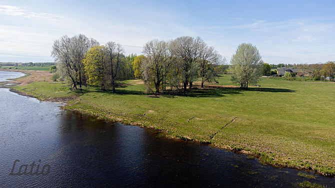 Pārdod unikālu īpašumu Lielupes krastā  5,2 ha zemes ar ~280 m garu krasta līniju

Ja Jelgava un novads - foto 1