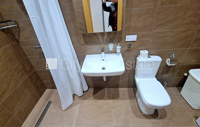 Pagalma ēka, renovēta māja, slēgts pagalms, ieeja no ielas un pagalma, ir lifts, kāpņu telpa Rīga - foto 18