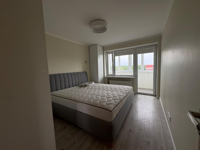 Pārdod renovētu un pilnībā mēbelētu 3 istabu dzīvokli Imantā, 467. sērijas mājā. Rīga - foto 15