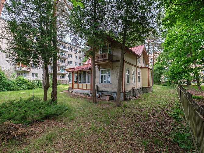 Piedāvājam unikālu iespēju iegādāties vizuāli saistošu 19. gadsimta beigu dzīvojamo māju Jūrmalā, pa Юрмала - изображение 5