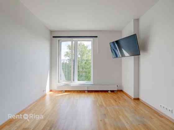 One-room apartment in the new Liepziedi development near Mežaparks.  The apartment is located on the Rīga