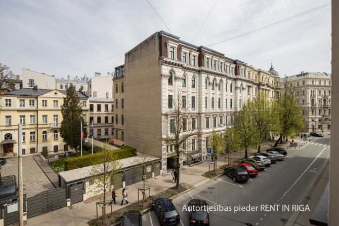 Plašs dzīvoklis Klusajā centrā - Elizabetes ielā 8.  Dzīvokļa plānojums: + dzīvojamā Rīga - foto 7