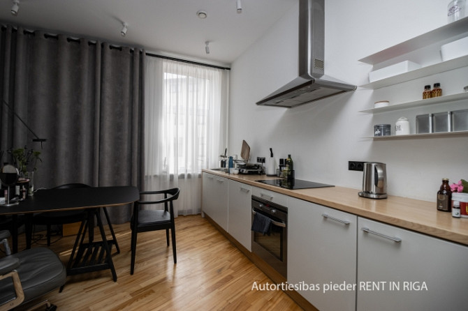Plašs dzīvoklis Klusajā centrā - Elizabetes ielā 8.  Dzīvokļa plānojums: + dzīvojamā Rīga - foto 5