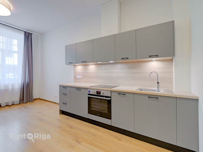 Labiekārtoti un pilnībā aprīkots dzīvoklis centrā, renovētā vēsturiskā ēkā.  Aprīkota Rīga - foto 11