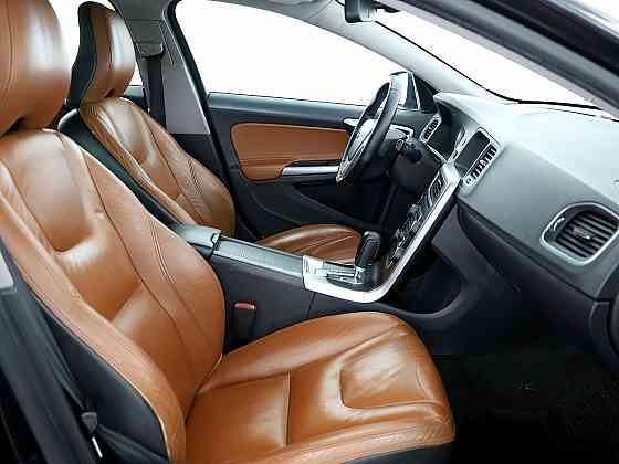 Volvo V60 Summum AWD 4x4 ATM 2.4 D5 151kW Tallina